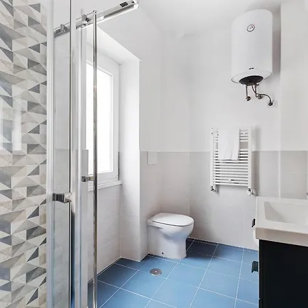 Lovely Flat W Balconies In Monteverde Rome
